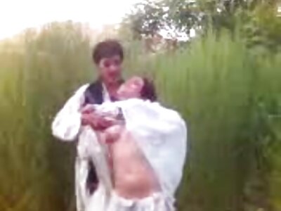 لڑکی کے منہ میں cumshot کے ساتھ کاسٹنگ میں twine میں خوبصورت جنسی.
